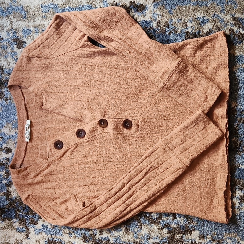 NWOT Womens We The Free Long Sleeved Top Medium Tan Camel Color